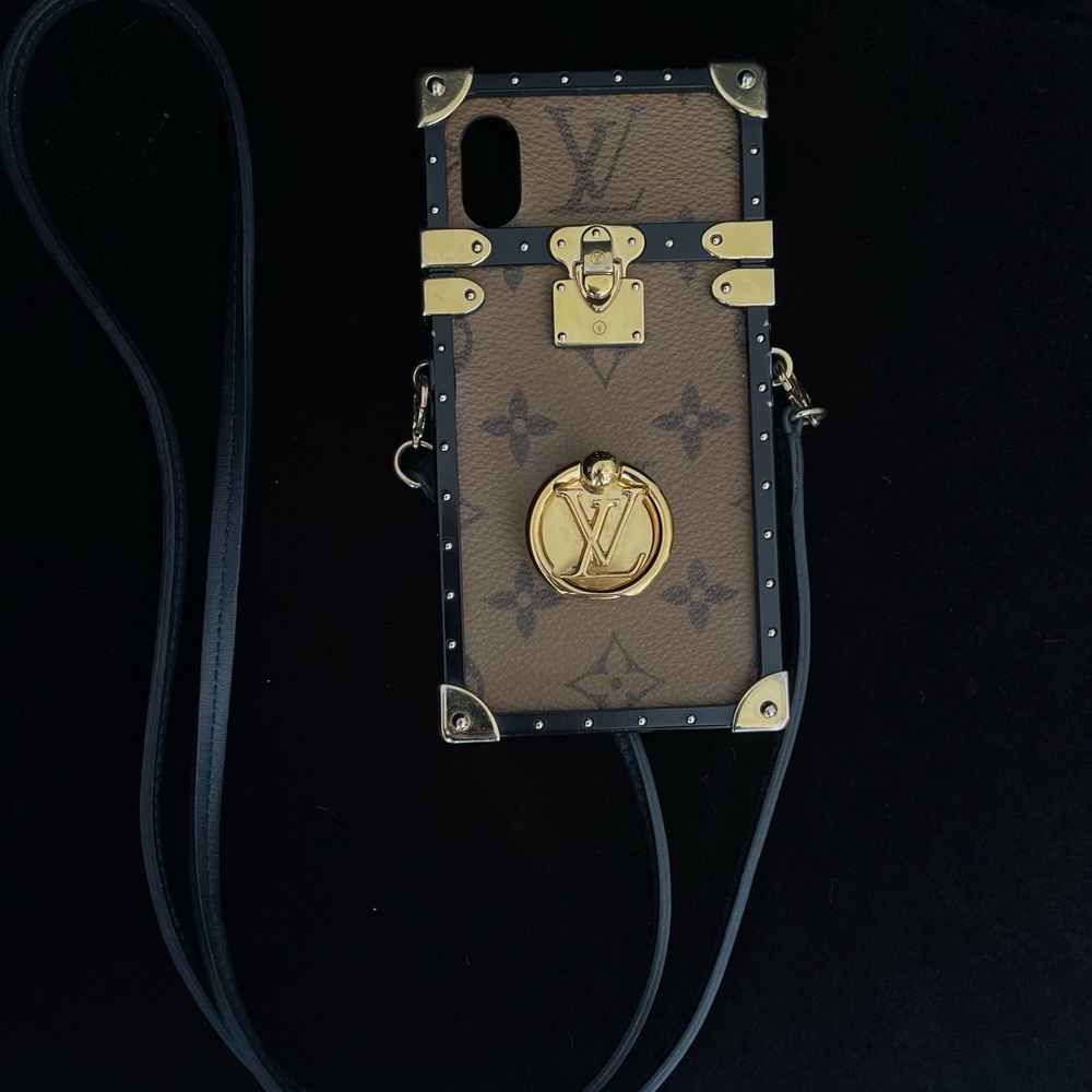 Louis Vuitton Eye trunk iPhone X case & Louise Phone Ring